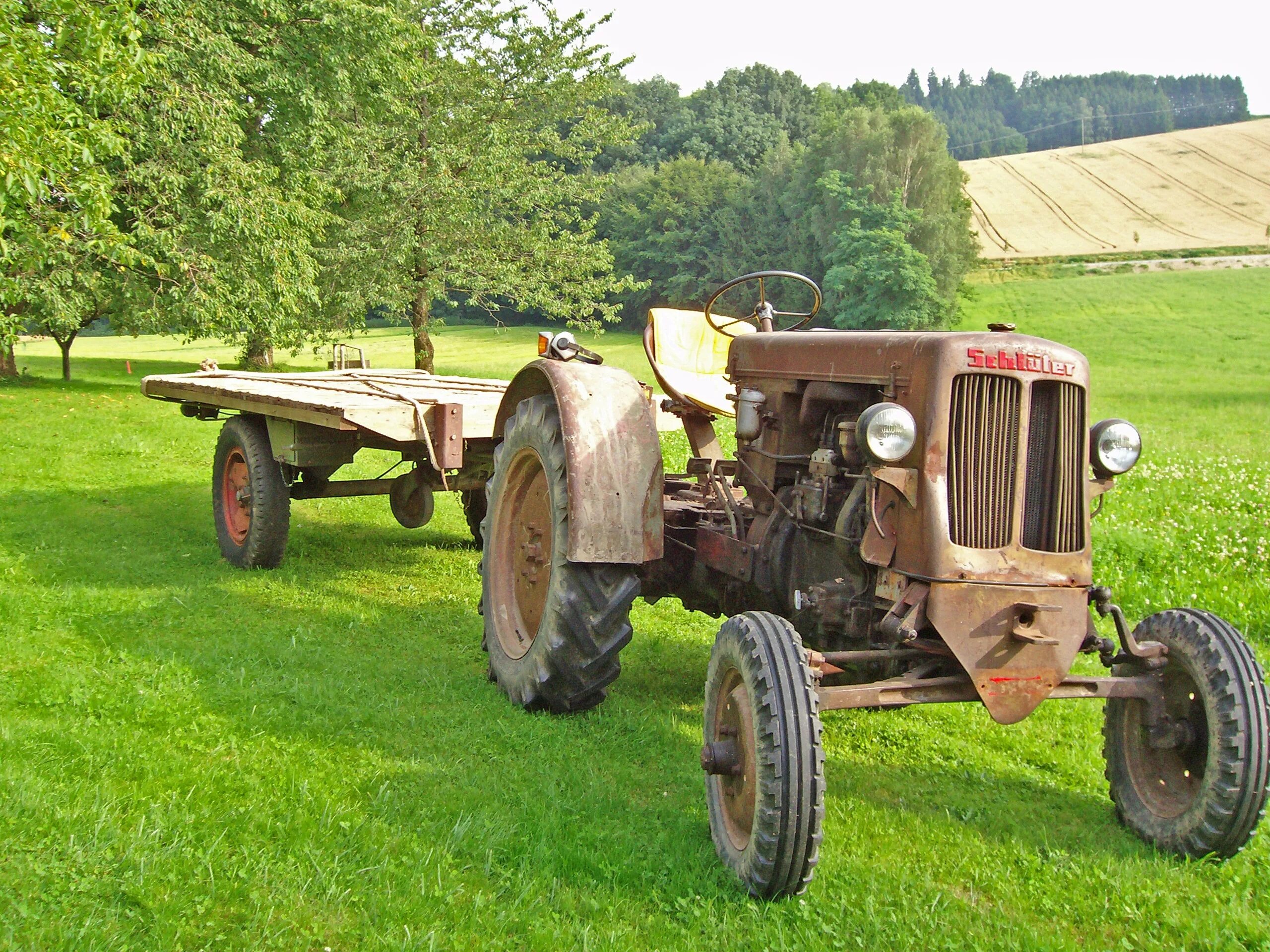 S tractor. Тас 25 трактор. ХТЗ-7 трактор. Старый трактор. Трактор без кабины.