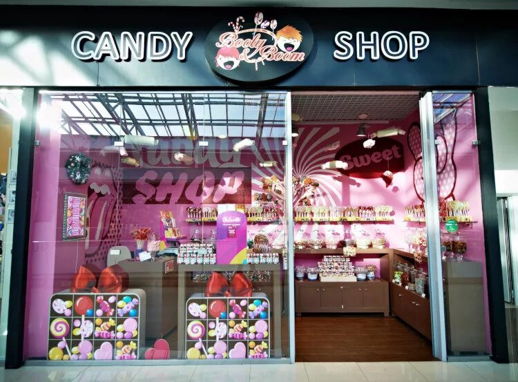 Candy candy shop 1. Candy Candy shop магазин сладостей. Название для магазина сладостей. Магазин сладостей в Европе. Вывеска сладости.