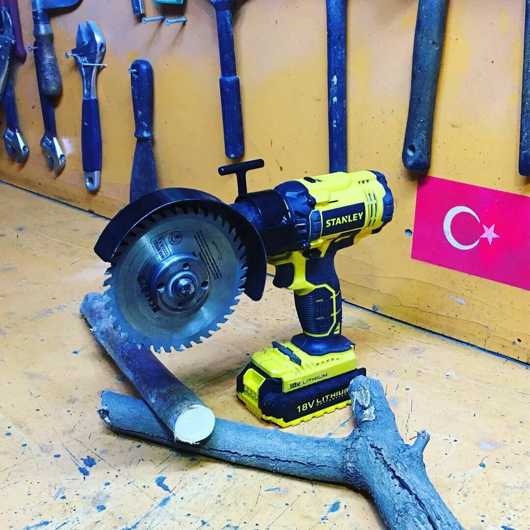 Адаптер для шлифовального диска m10. Насадка гриндер на дрель. Насадка дрель болгарка. Болгарка из шуруповерта. Насадка дрель болгарка.