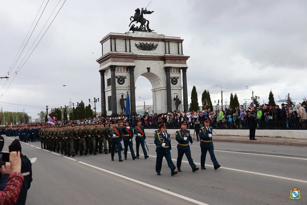 Военный парад в Курске. Парад Победы Курск. 9 Мая парад Победы. День Победы парад. Парад 9 мая отменен