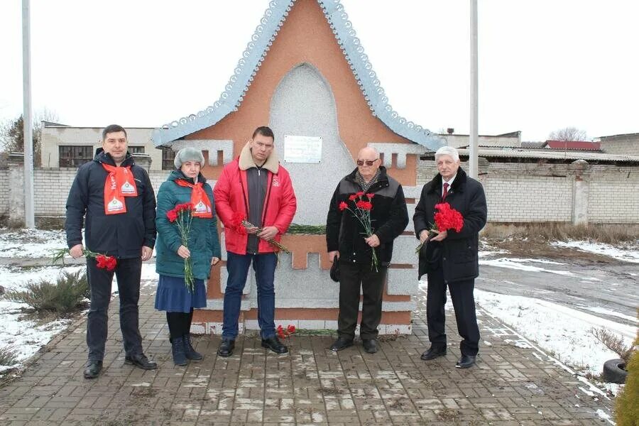 Трагедия на камышитовом заводе в белгороде произошла. Камышитовый завод Белгород расстрел. Камышитовый завод Белгород. Камышитов завод Белгородской области. Трагедия на камышитовом заводе в Белгороде.