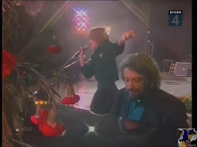 Песня добрынина льется. Добрынин золотой диск 1990. Добрынин про день рождения клип.