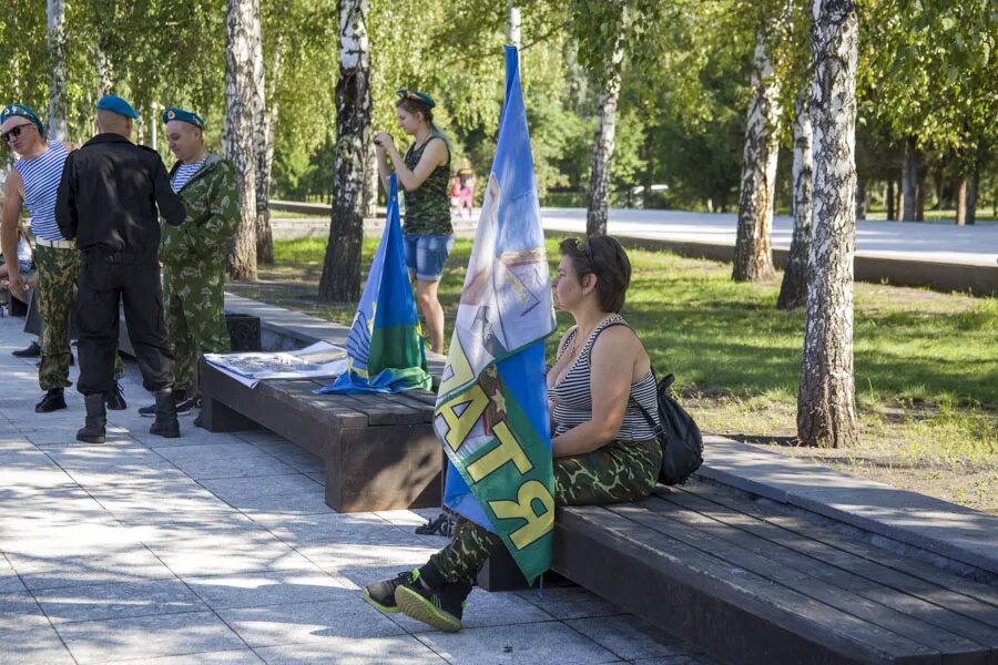 2 Августа день ВДВ Новосибирск. День ВДВ Саров. Серпухов день ВДВ 2023. Празднование ВДВ.