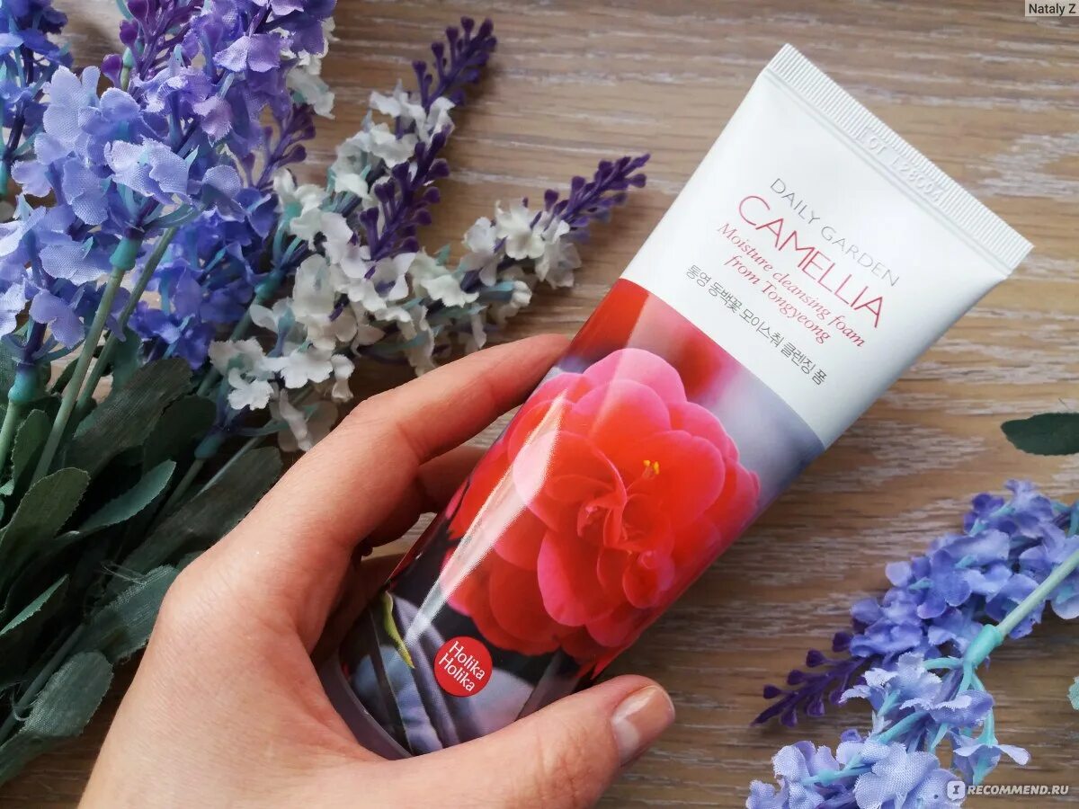 Очищающая пенка foaming cleanser. Holika Holika Daily Garden Camellia. Холика пенка для умывания с Камелия. Cleansing Foam пенка. Пенка Jocelyn с Camellia.