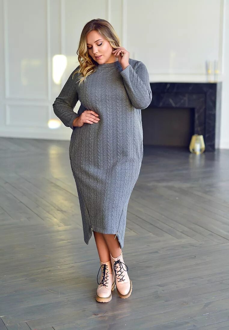 платья трикотажные с отделкой. трикотажное платье для полных женщин. трикотажное платье для полных. платье свободного кроя с длинным рукавом. платье для полных женщин повседневное.