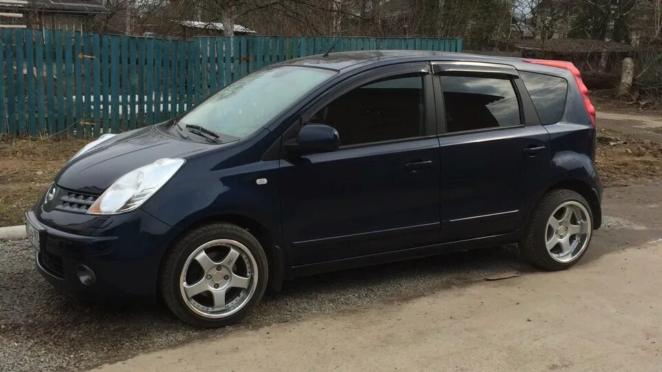 Диски ноут. Nissan Note r16. Ниссан ноут r17. Nissan Note диски r16. Nissan Note 2007 колеса.