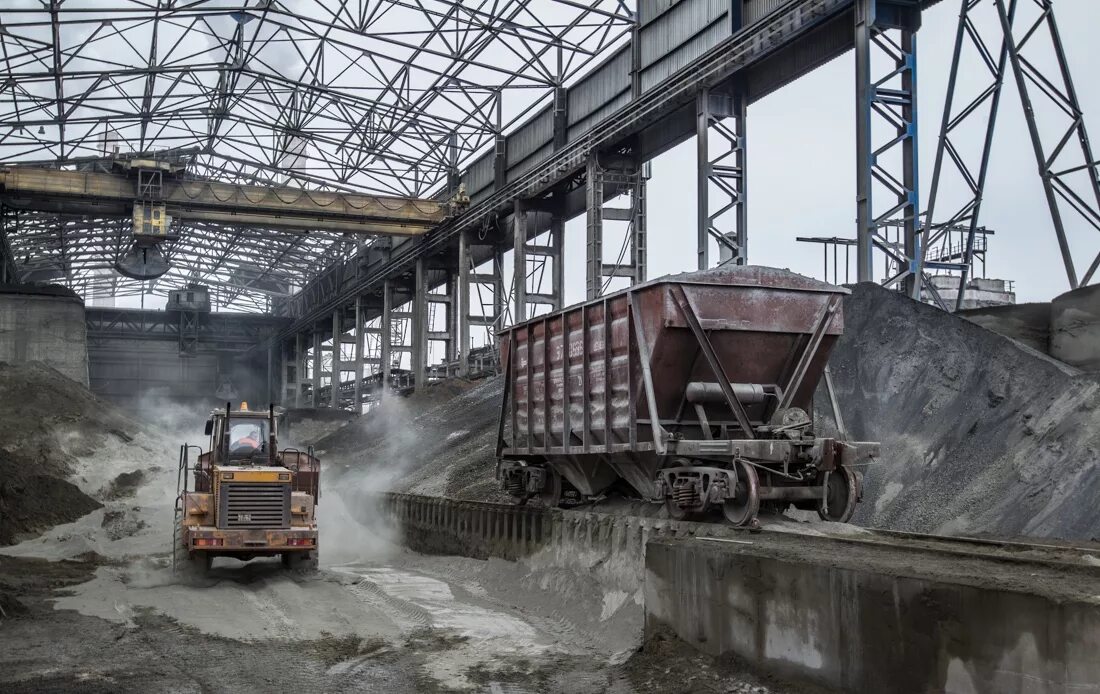 Строить новую железнодорожную магистраль. Цементная промышленность. Цементная индустрия. Цементная отрасль. Цементные предприятия.