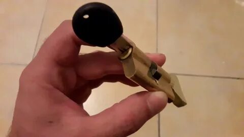 Как вытащить личинку без ключа