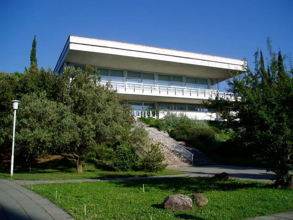 Пансионат севастополь ялта. Пансионаты крыма работа. Санаторий горная здравница ялта. Рыбачье крым пансионат рыбачье. Санаторий узбекистан ялта.