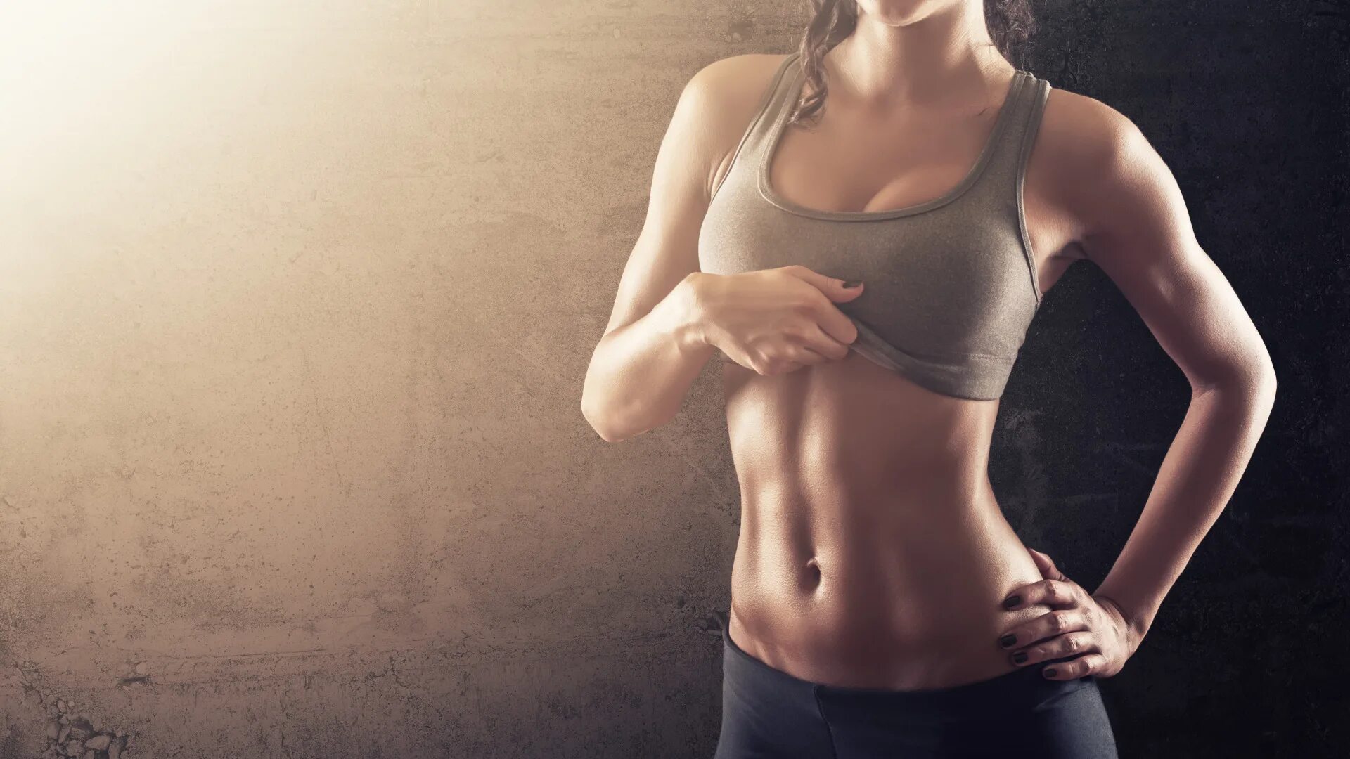 Спортивные накаченные девушки. Спортивные девушки. Know your place muscular girl. Плоский живот у девушек. Бодибилдинг девушки.