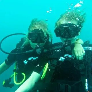 Pearl diver