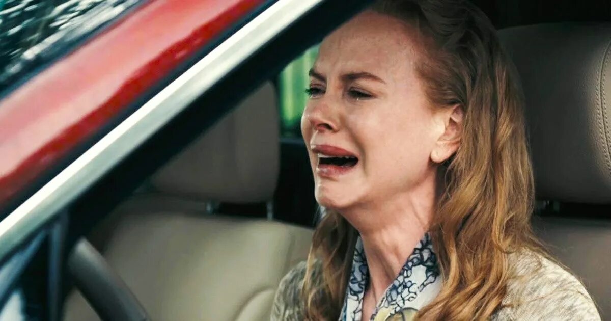 Страстный поцелуй в машине. Любовь в машине гиф. Мужчина открывает дверь. Машина любви. Спасибо что довез или подвез.