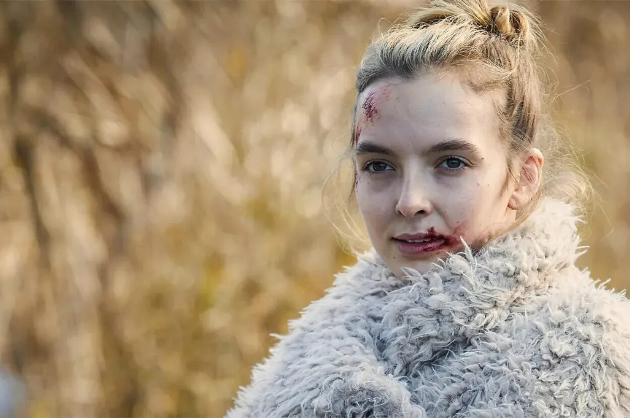 Включи еву серию. Killing Eve Villanelle. Джоди Комер убивая Еву образы. Вилланель образы. Наряды Вилланель из убивая Еву.