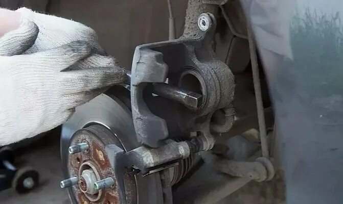 Вдаливать. Погружение свай методом вдавливания технология. Вдаливать. Вдаливать. Технология вдавливания железобетонных свай.