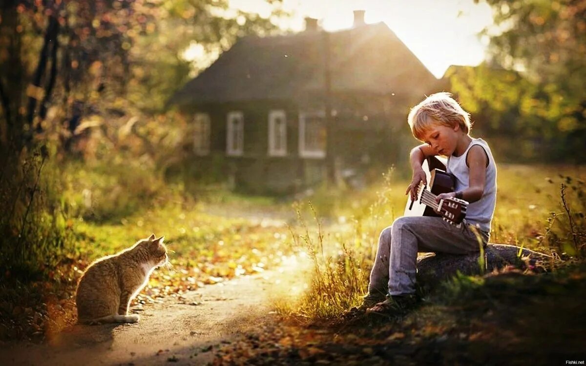 Мальчик летний вечер. Лето в деревне. Счастливое детство в деревне. Лето в деревне детство.