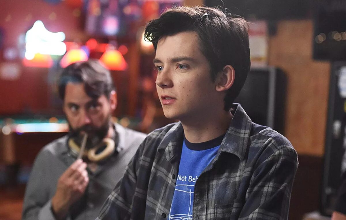 Помешанный на времени фильм 2018. Эпоха лета фильм 2018. Софи тернер помешанный на времени. Помешанный на времени фильм 2018. Помешанный.