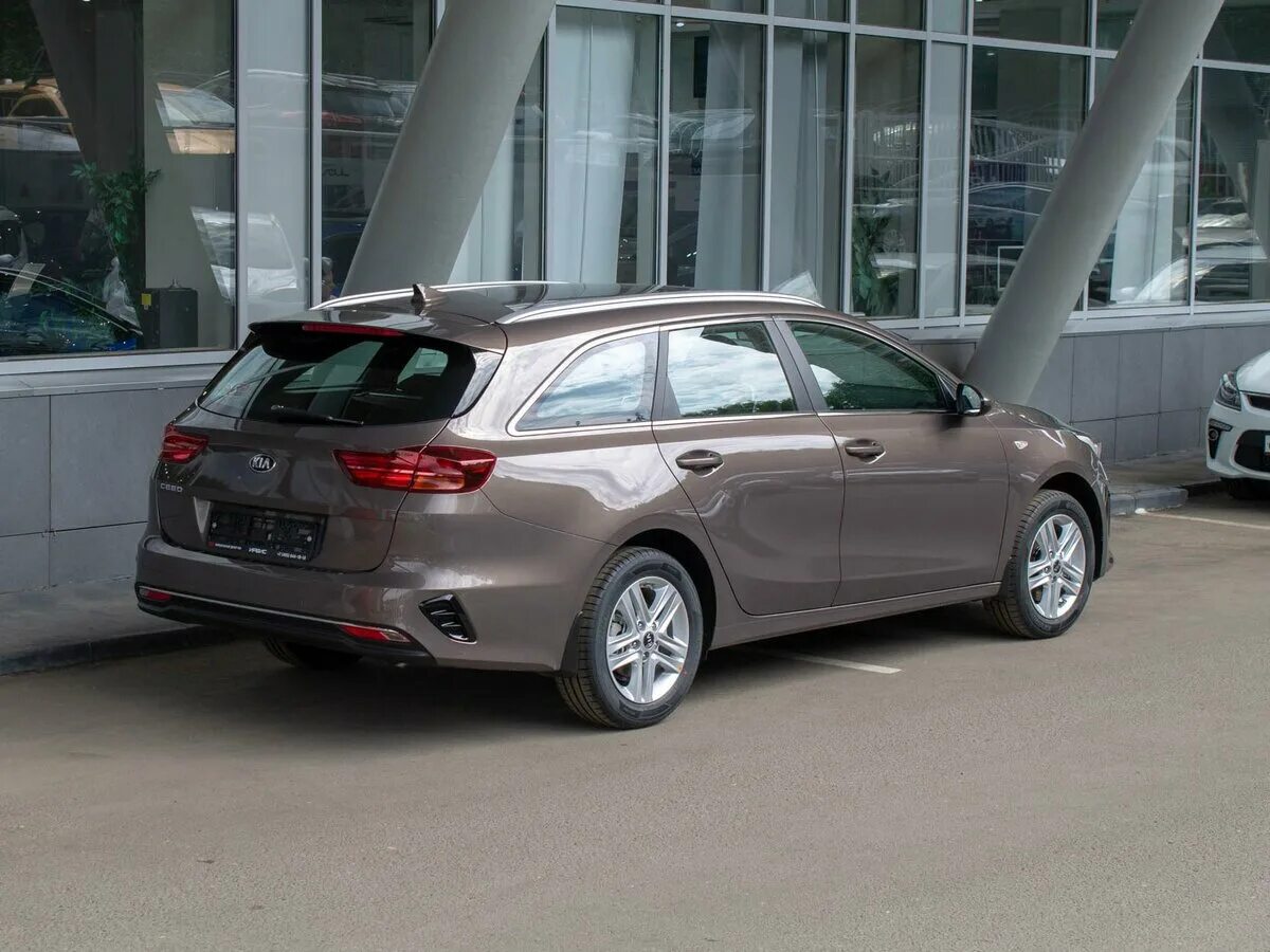 Kia Ceed 2019 коричневый металлик. Киа СИД универсал 2021 коричневый. Kia Ceed 2019 коричневый седан металлик. СИД универсал 3 коричневый.