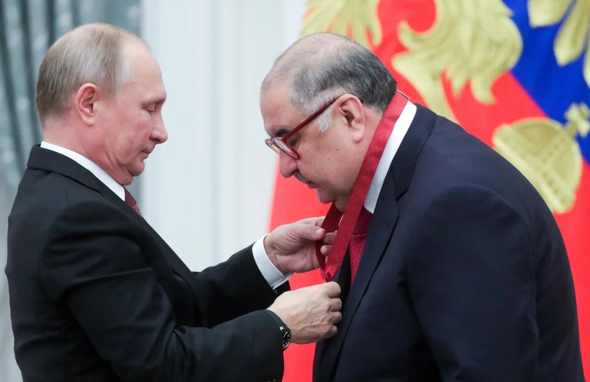 Чиновник коррупционер. Заслуга чиновник. Кто такие чиновники. Заслуга чиновник. Награда карикатура.