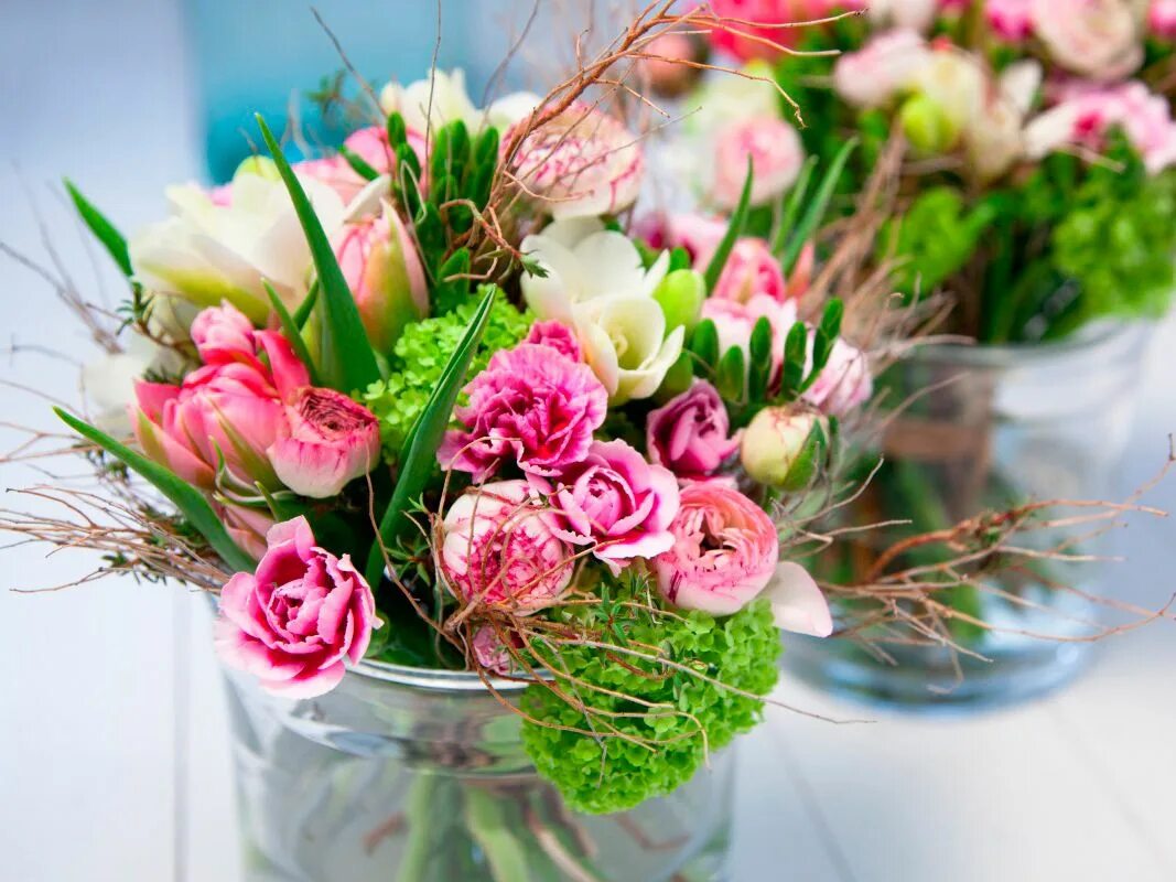 Красивый букет весенних цветов. Тюльпаны и незабудки в букете. Букет весны. Фрезия и тюльпаны. Фрезия нарциссы.