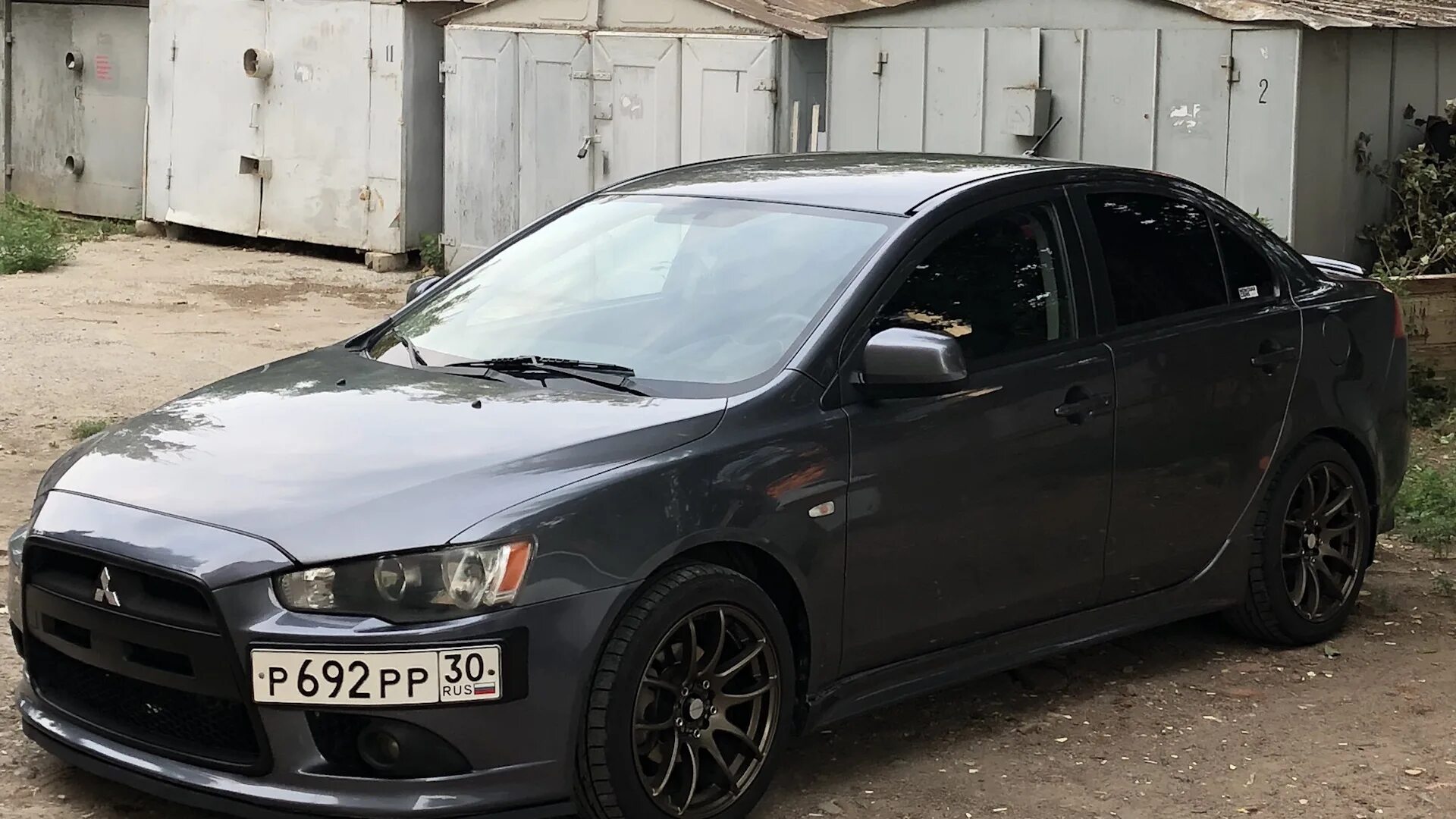 Лансер 10 отзывы владельцев. Lancer 10 r17. Lancer x r17. Lancer x на 17 дисках. Лансер 10 r20.