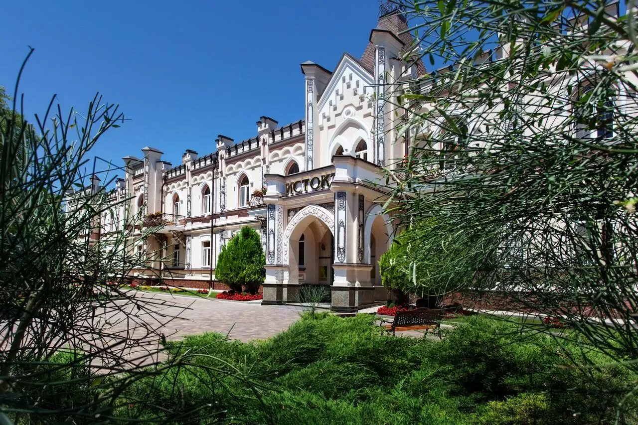 Базовый клинический санаторий виктория. Санаторий надежда ессентуки. Санаторий виктория кавказ ессентуки. Санаторий кгб ессентуки. Санаторий им.