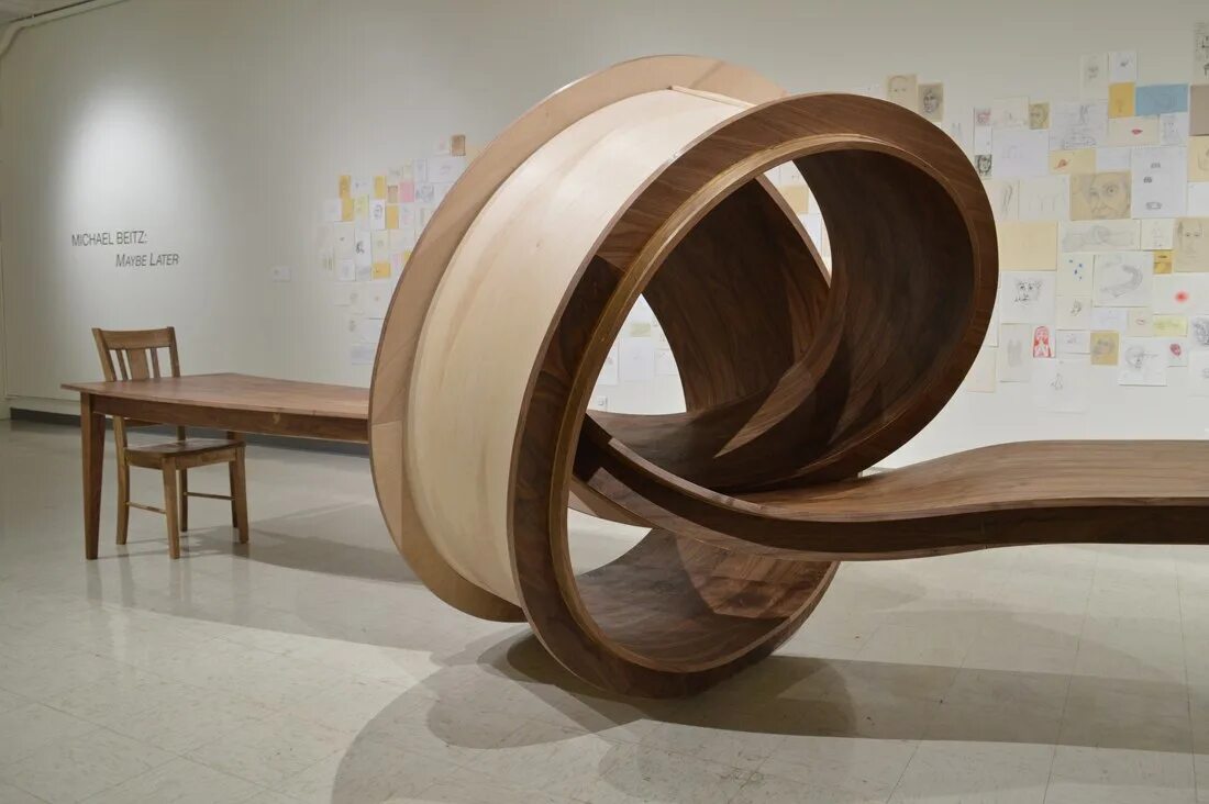 Нестандартные предметы. Скульптуры Майкла бейтса столы. Интересная мебель. Необычная мебель.