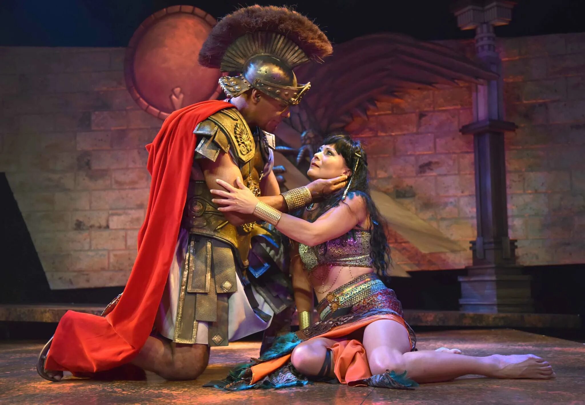 Cleopatra vs gladiator