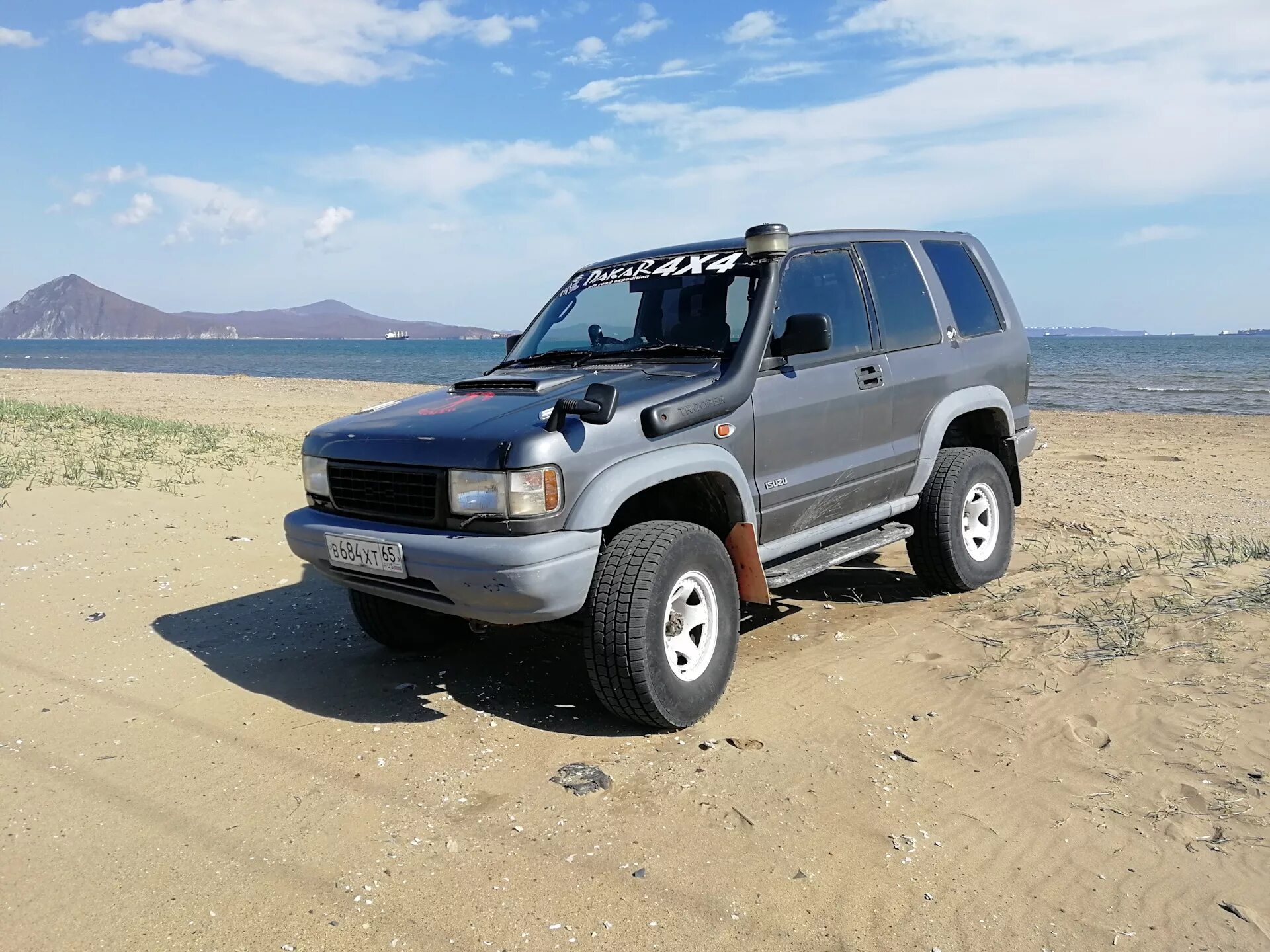 Isuzu Bighorn, 1993. Исудзу Бигхорн 1993. Исузу Бигхорн коротыш. Исузу Бигхорн 3.1. Автомобиль бу купить приморский край