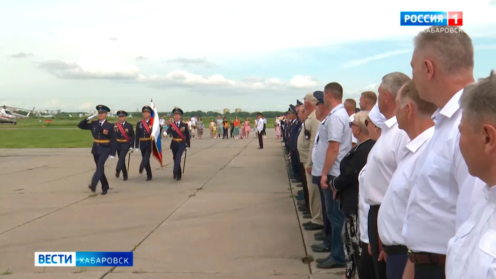 В небе над хабаровском сегодня. Хабаровский авиационно-спасательный центр МЧС России. Авиационно спасательный центры России. Жители Хабаровска. Учения МЧС В Камчатском крае 24.07.2023.