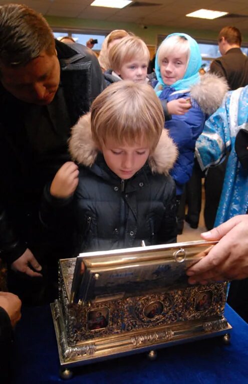 Гора афон пояс пресвятой богородицы. Пояс богородицы на кипре. Пояс богородицы фото. Пояс пресвятой богородицы. Пояс пресвятой богородицы в нижнем новгороде 2011.