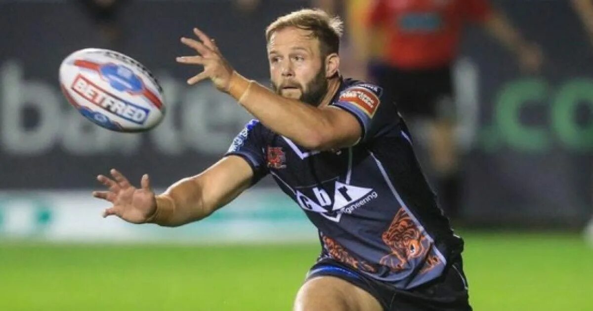 Винни из hey good lookin. Hey good lookin текст на прозрачном фоне. Nothing short of a total riot nothing short of atotal war nothing short of atotal love футболка. Nothing short of dying. ) джессика грин.