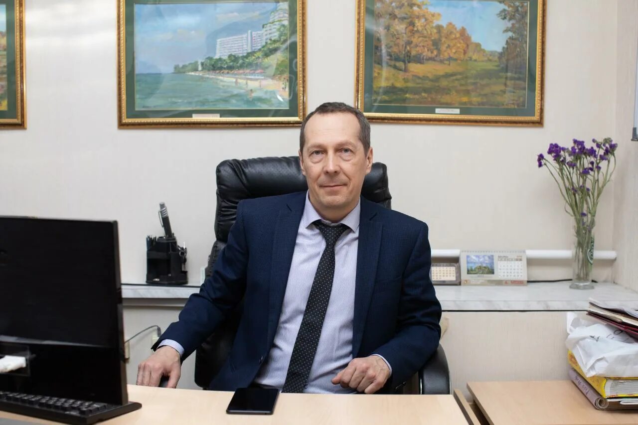 Ген директор сочи парк кузнецова. Начальник сочи автодор вовк. Работа руководителем сочи. Шпилевой юрий. Директор театра сочи аверин.