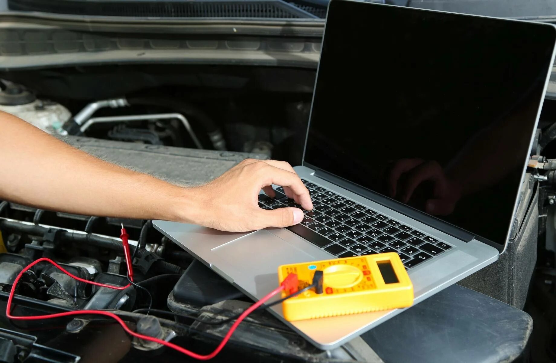 Диагностика автомобиля. Компьютерная диагностика двигателя. Компьютерная диагностика. Компьютерная диагностика машины. Компьютерная автодиагностика.