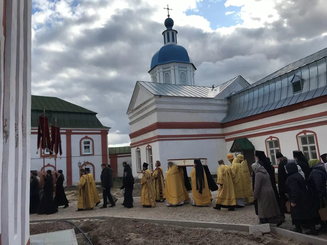 Братия Санаксарского монастыря. Рождество-Богородичный Санаксарский мужской монастырь. Санаксарский монастырь в Мордовии. Санаксарский монастырь Родник.