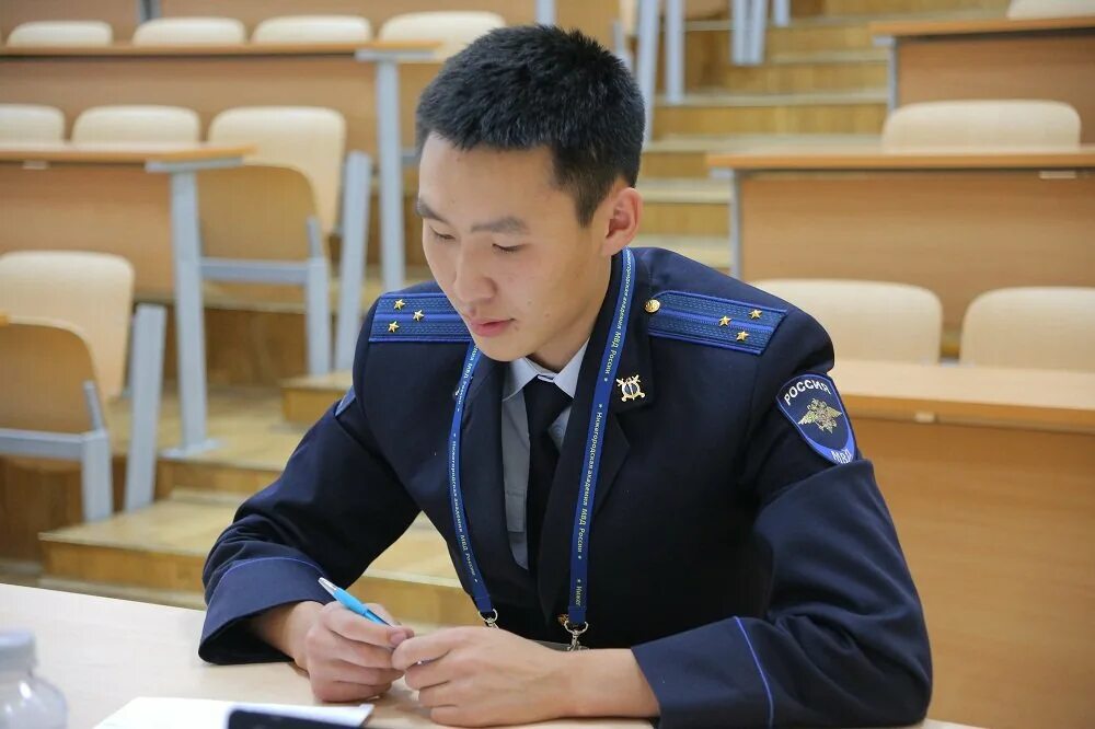 Следователь мвд. Форма следователя следственного комитета. Следователь мужчина. Следователь без. Кабинет следователя.