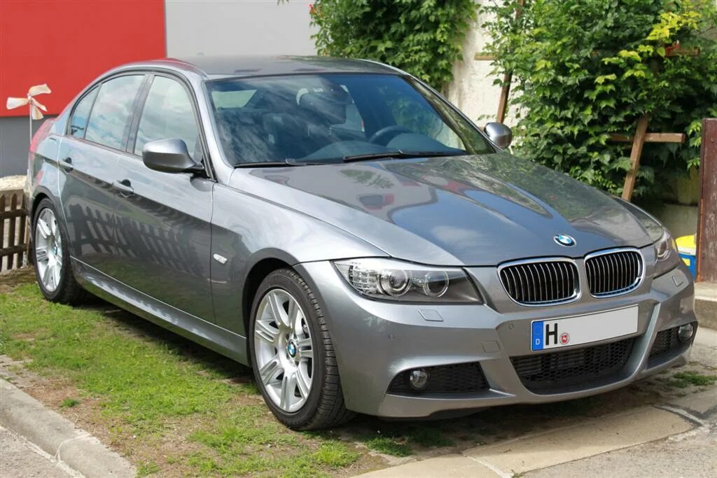 Бмв 3 90. БМВ е90 LCI. БМВ 320 LCI. BMW e90 320d. BMW e90 LCI m3.