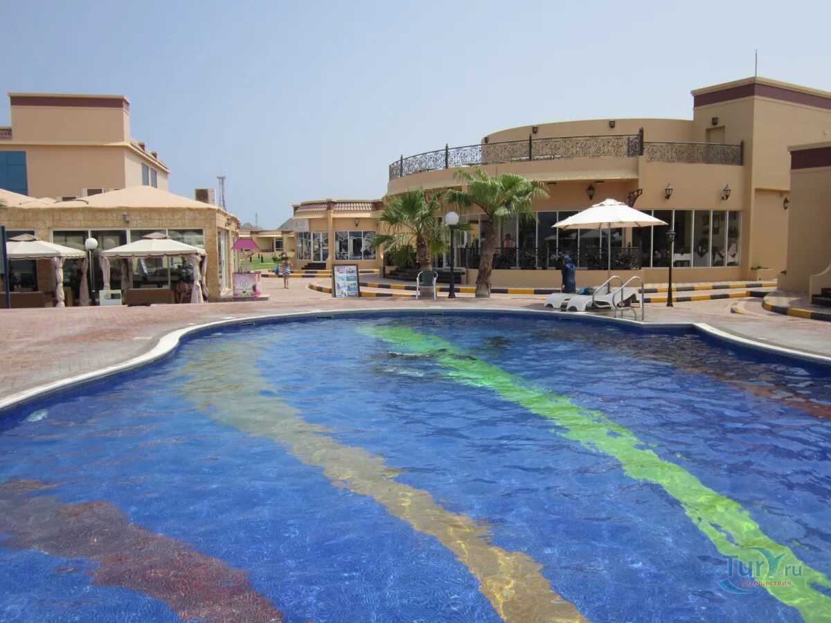 Royal beach hotel fujairah. Royal Beach Resort Фуджейра. Роял ОАЭ Фуджейра. Royal Beach Hotel Resort Fujairah 4 Фуджейра. Royal Beach Hotel Fujeirah 4* (Фуджейра)Royal Beach Hotel Fujeirah 4* (Фуджейра).