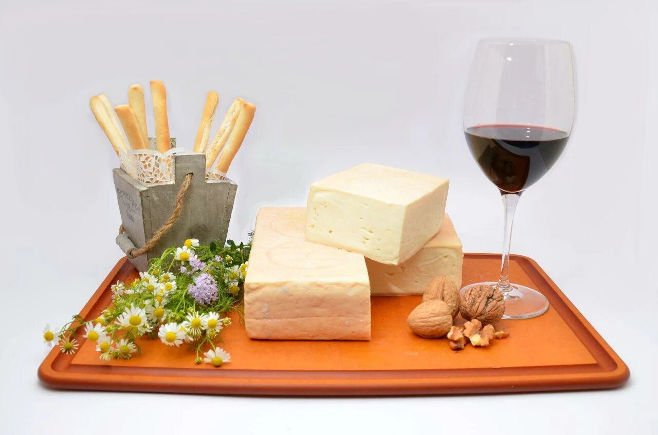 таледжио с трюфелем. таледжио сыр. Taleggio cheese. таледжио бьянка сыр.