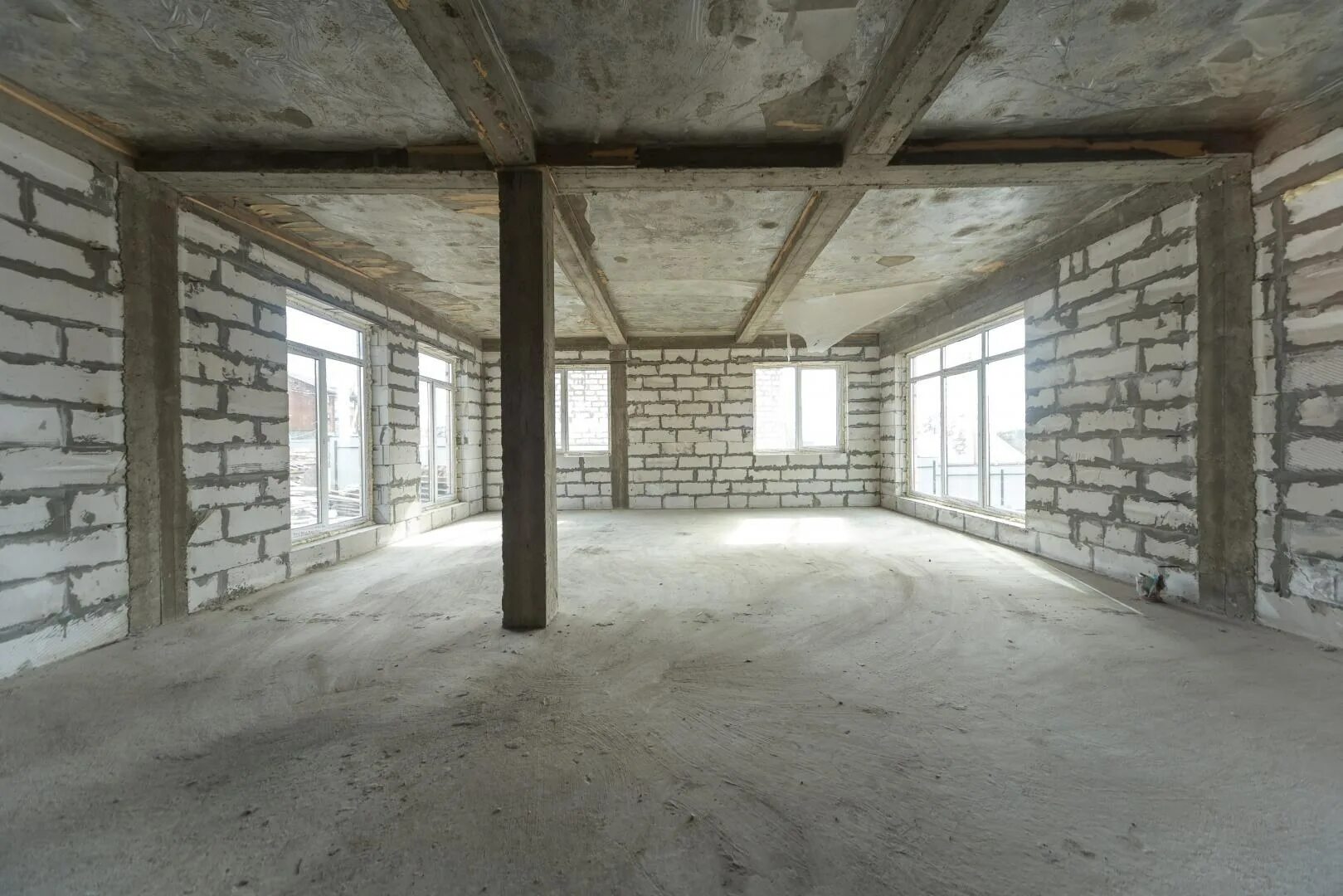 Кирпичный дом без отделки. Дом без отделки. Дом без отделки. Новостройка без отделки. Отделка в каркасном доме.