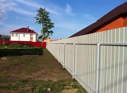 Забор на винтовых сваях