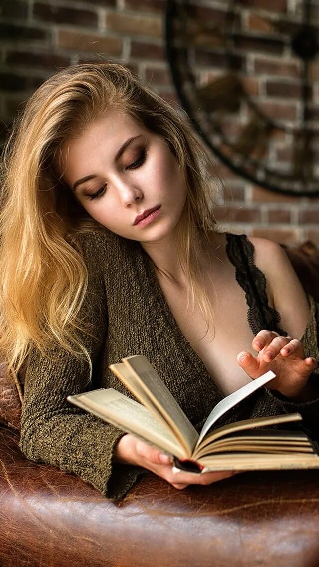 Какую книгу почитать девушке