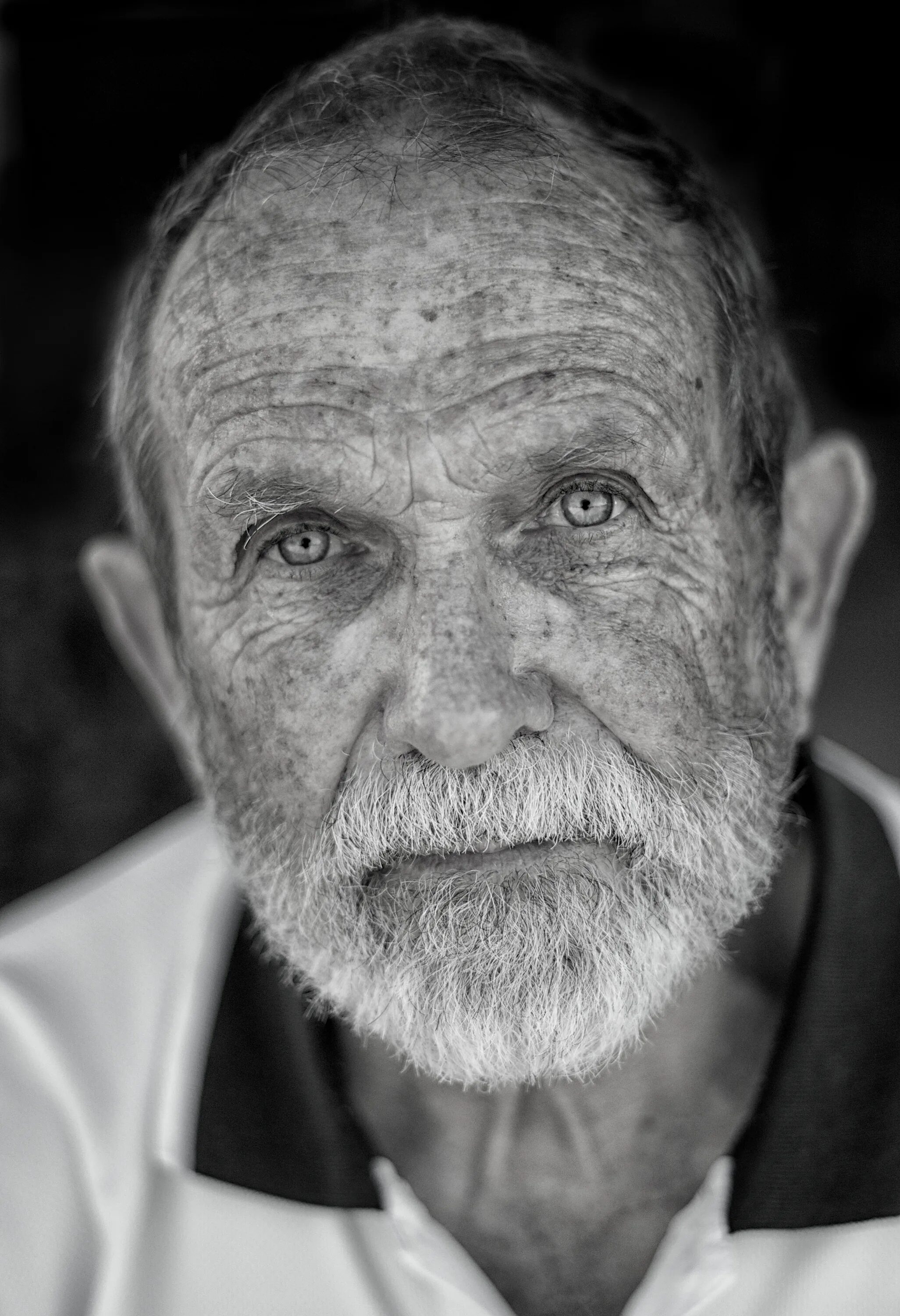Фотопортрет старика. Дедушка. Лицо дедушки фото. Лица старых людей. Пожилой мужчина.