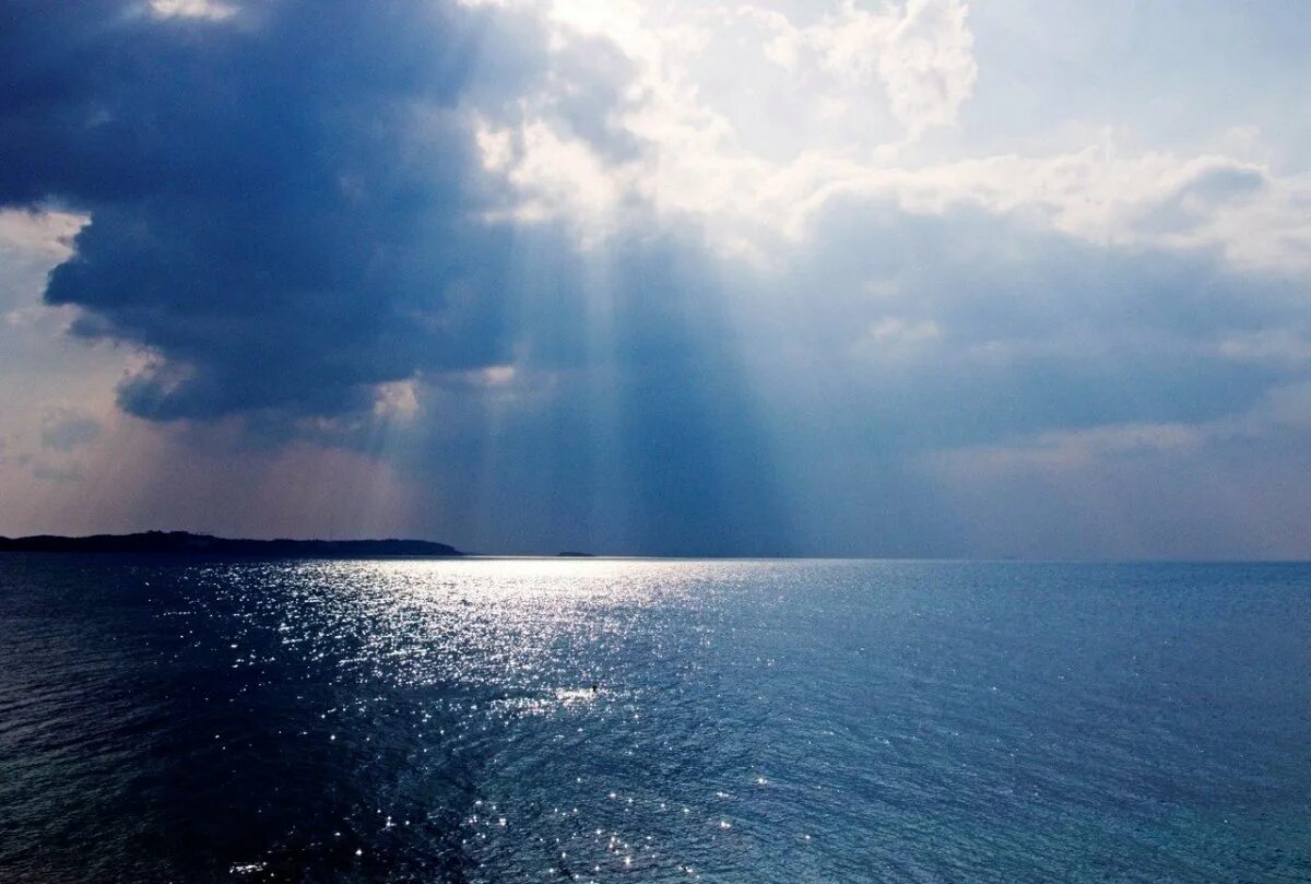 море и небо. океан и небо. море горизонт. восход солнца на море. море горизонт.