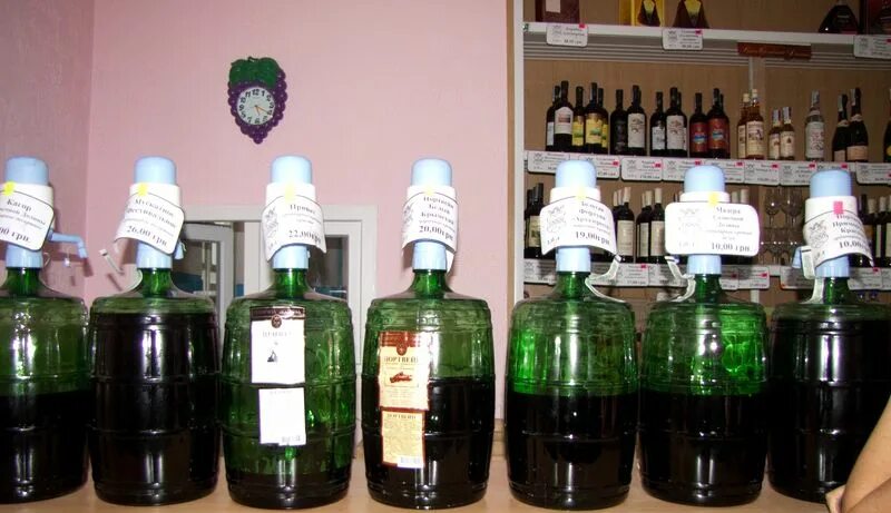 Крымское разливное вино. Вино на разлив. Крымское вино на разлив. На розлив алкогольный напиток. Купить вино на разлив