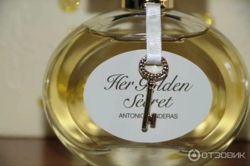 Golden secret отзывы. Духи Антонио Бандерас женские с ключиком. Духи золотой ключик Антонио Бандерас. Антонио Бандерас духи золотой ключик женские. Духи бандерос золотой ключик.