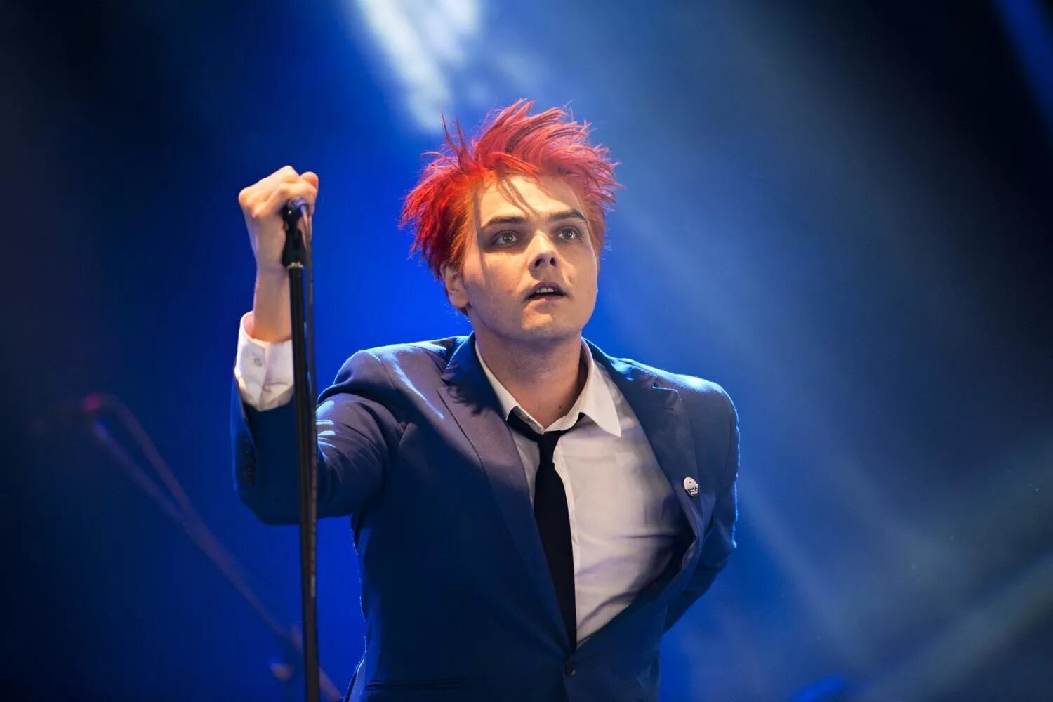 Уэй. Джерард уэй. my chemical romance джерард. my chemical romance солист.