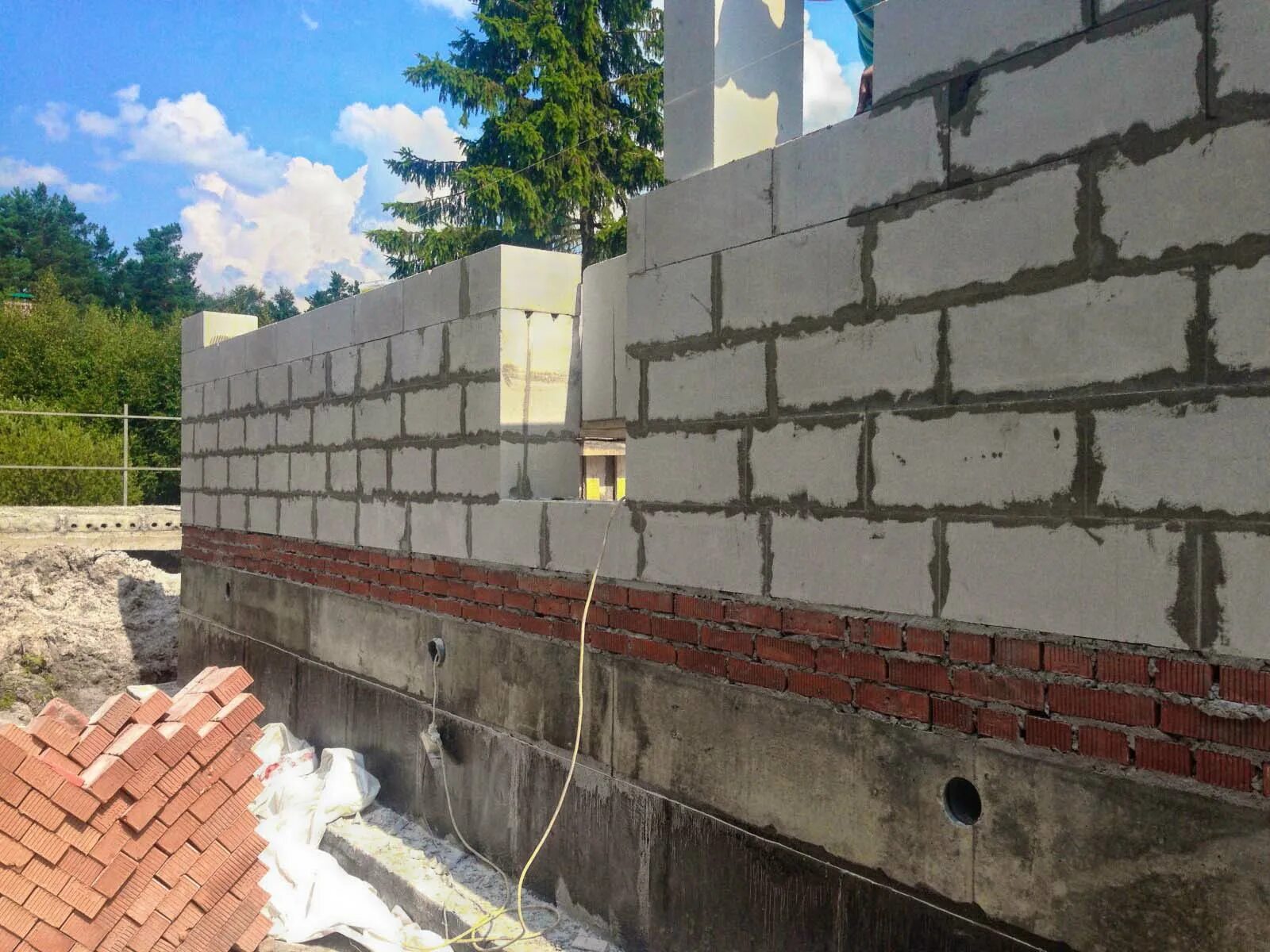 Гибкие связи для газобетона ютонг. Пеноблок 50мм. Схема армирования кладки из газобетона. Нужно ли газоблок. Перегородки из газобетонных блоков армирование кладки.