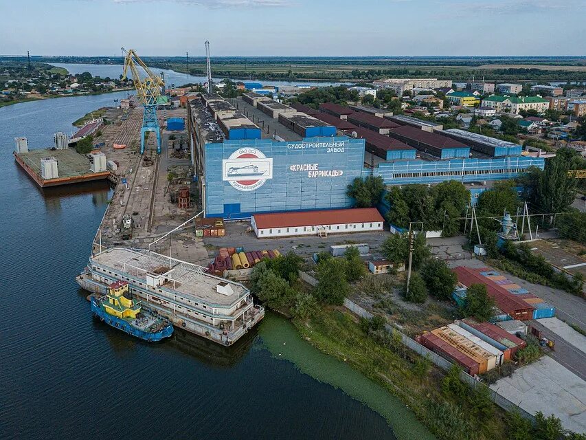 Судоверфь лотос астрахань. Буксир 22870 астрахань. Азовский судоремонтный завод. Судоремонтный завод астрахань. 5 срз звездочка темрюк.