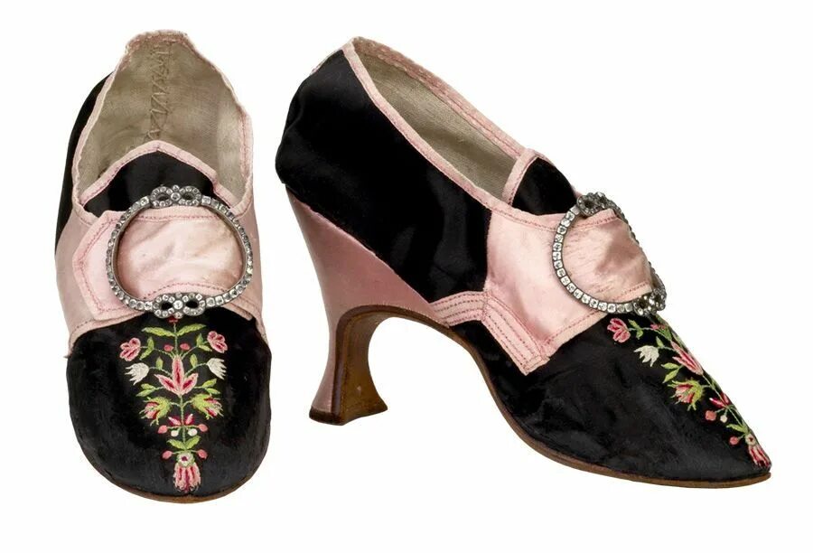 Виды обуви старые. Обувь Барокко (16 – 17 века). Франсуа Пино обувь 18 век. Обувь 18 века рококо. Обувь Барокко 17 век Клюши.