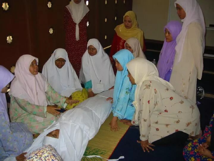 Кафан одежда. Кафан одежда для усопших. Кафан одежда. Саван одежда для женщин усопших. Кафан одежда для усопших.